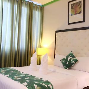 Green Banana Business Hotel